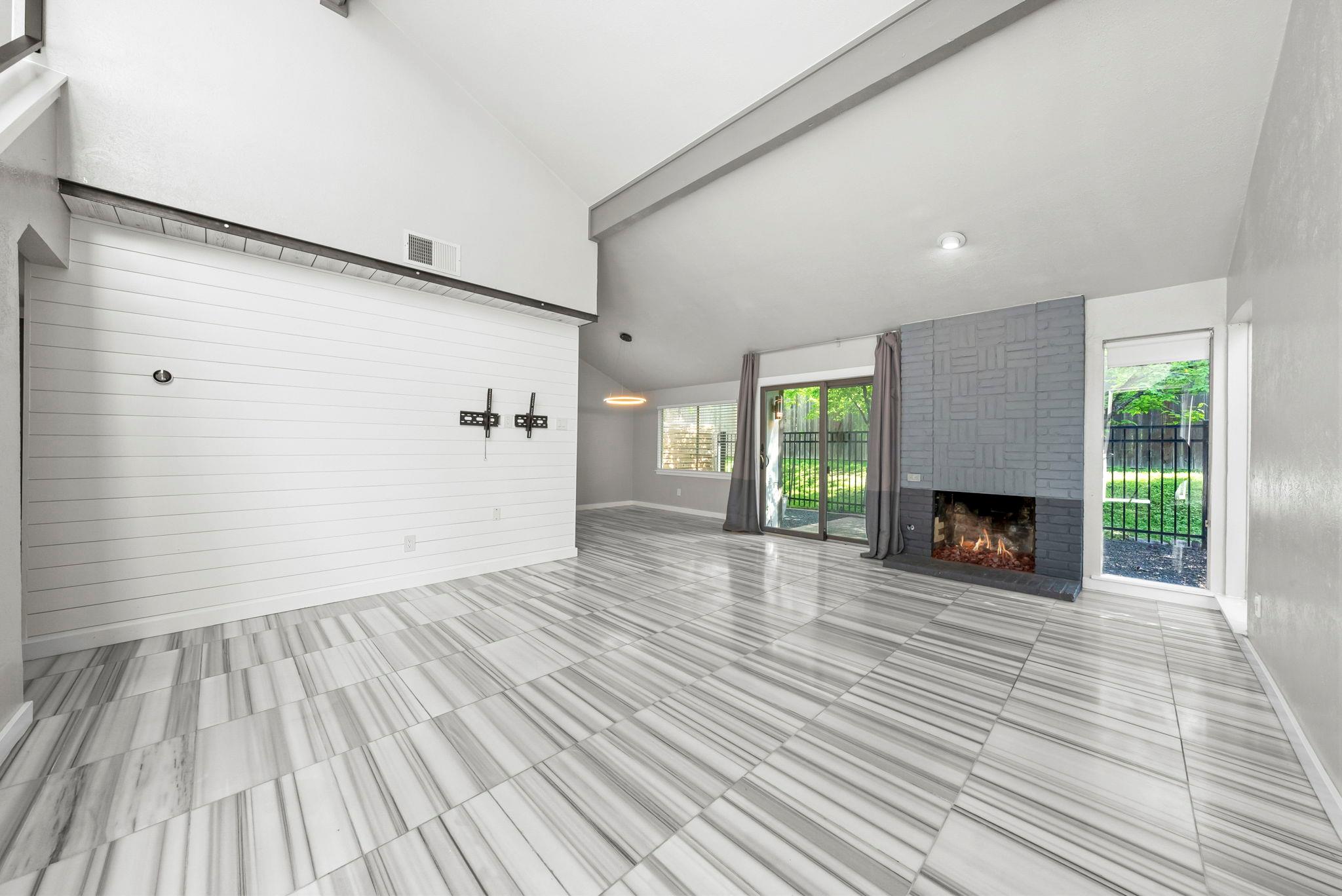 9433 Singing Quail Dr Property Photo 8