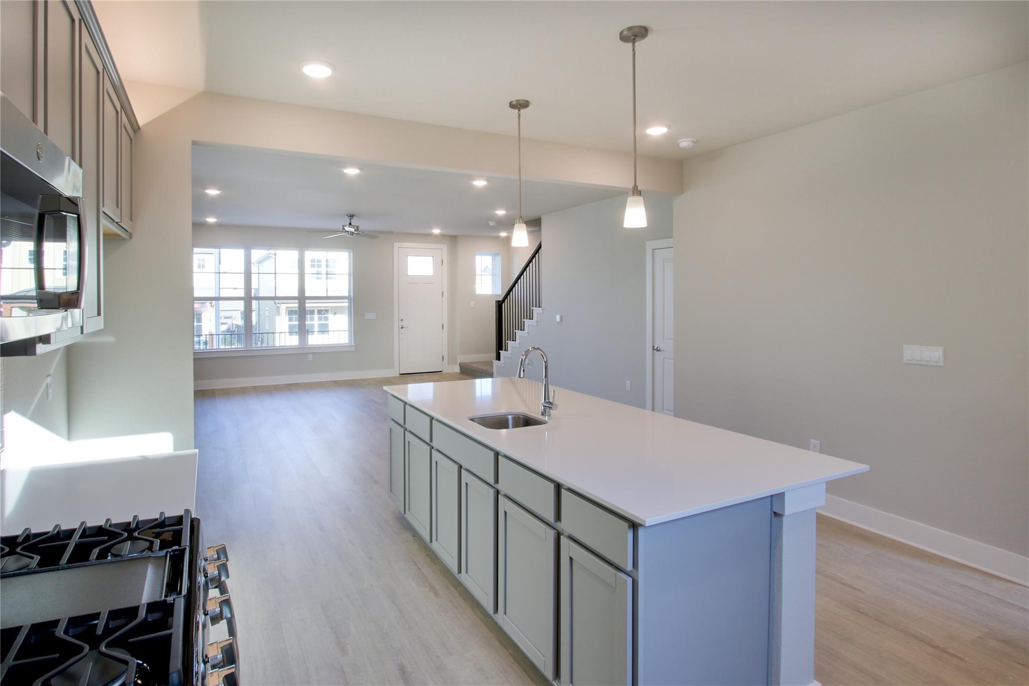 5812 Rotunda View Property Photo 5