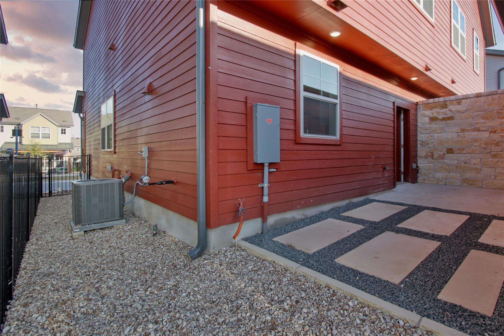 5812 Rotunda View Property Photo 19
