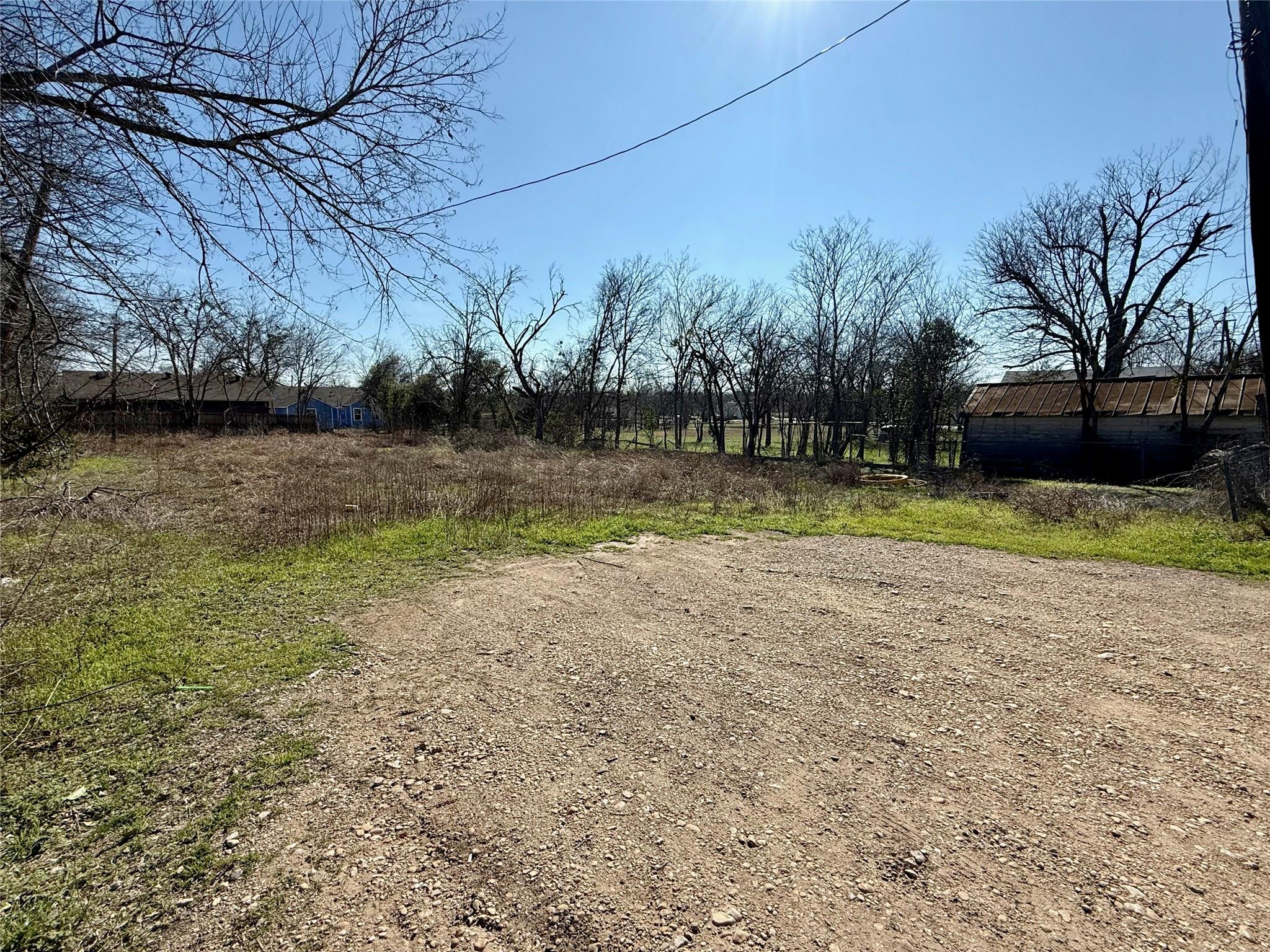 104 Sams St Property Photo 3