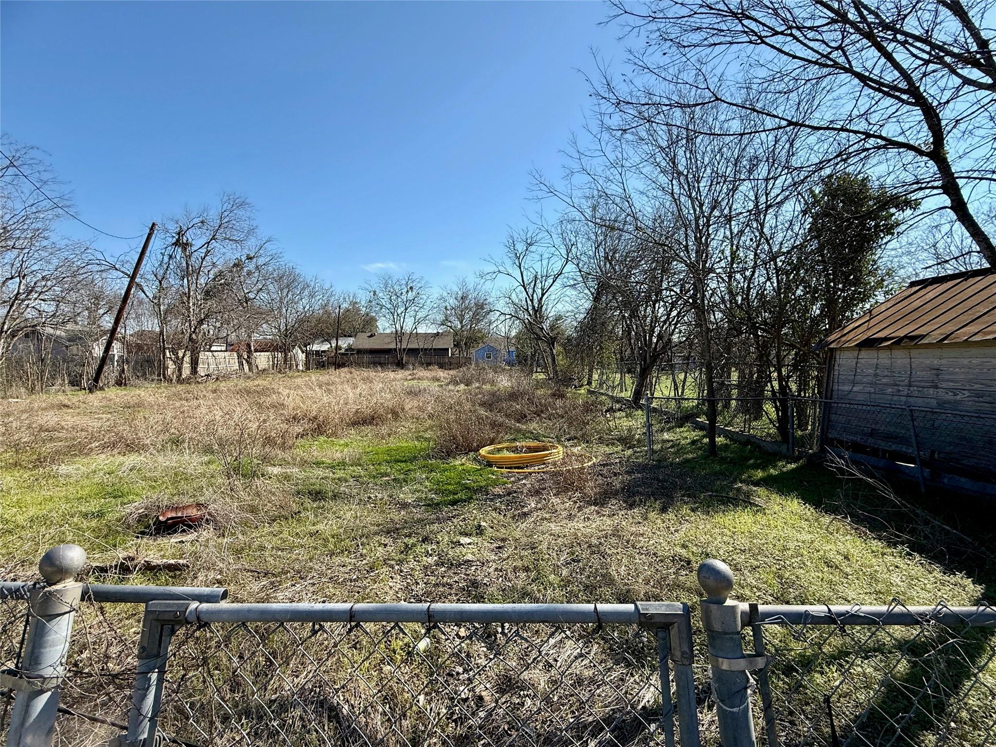 104 Sams St Property Photo 4