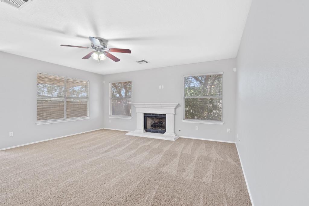 1514 Royce Ln Property Photo 5