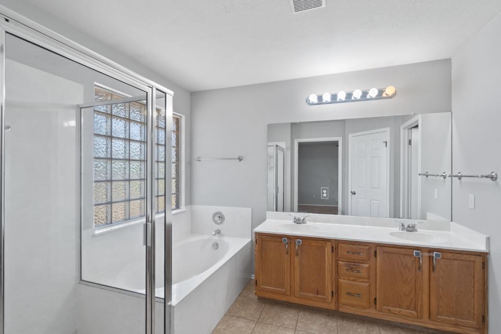 1514 Royce Ln Property Photo 15