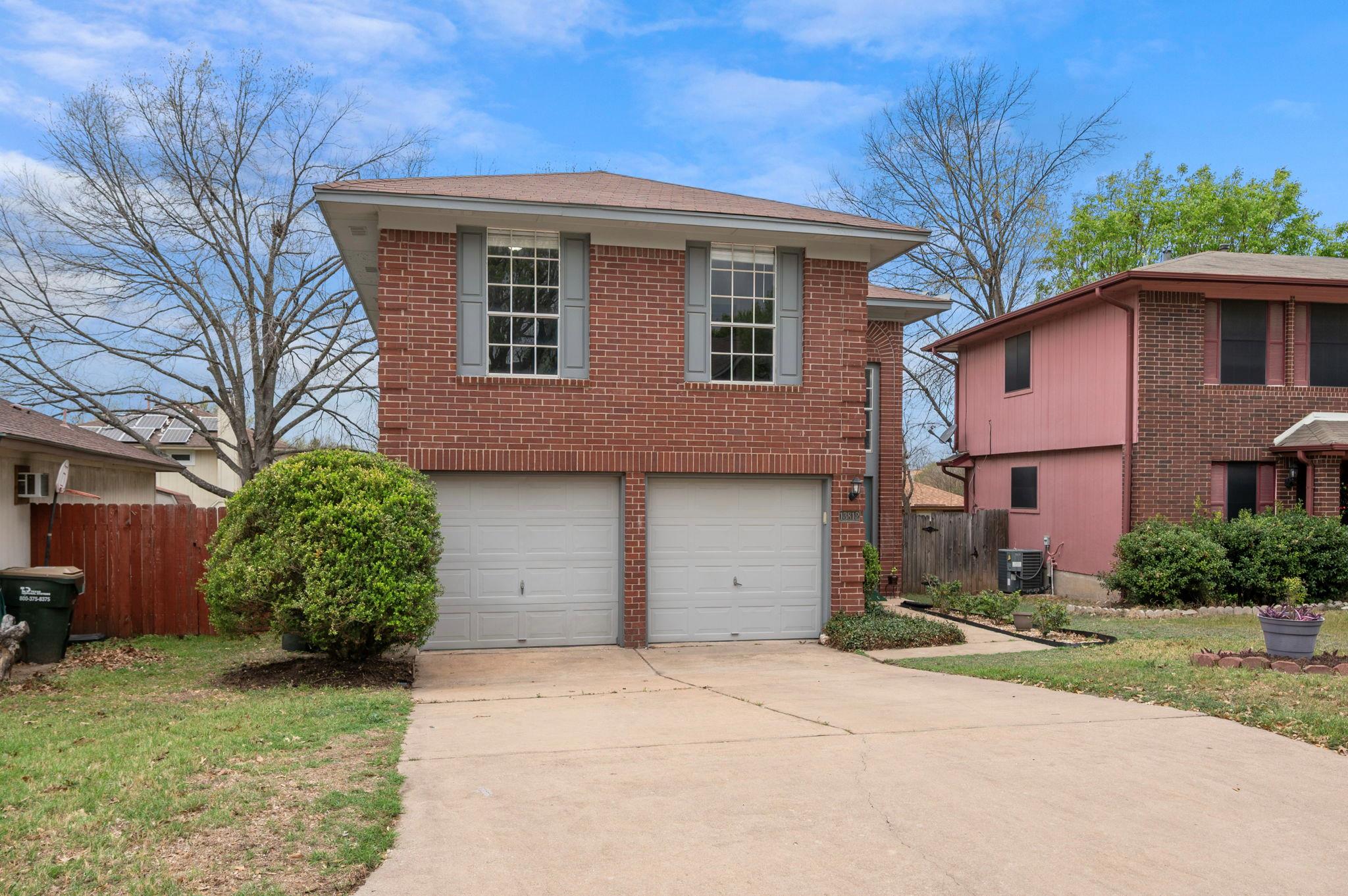 13812 Lothian Dr Property Photo 3
