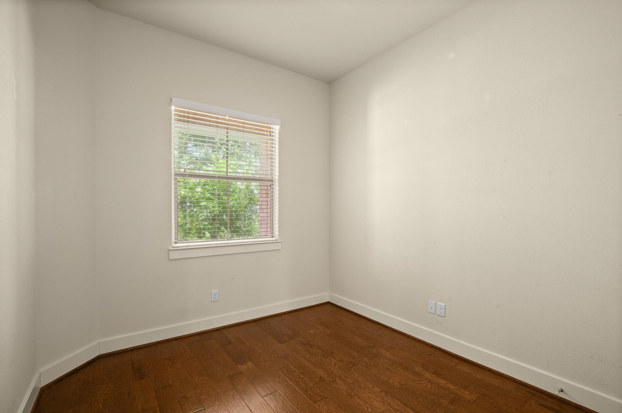 301 Bluff St Property Photo 6