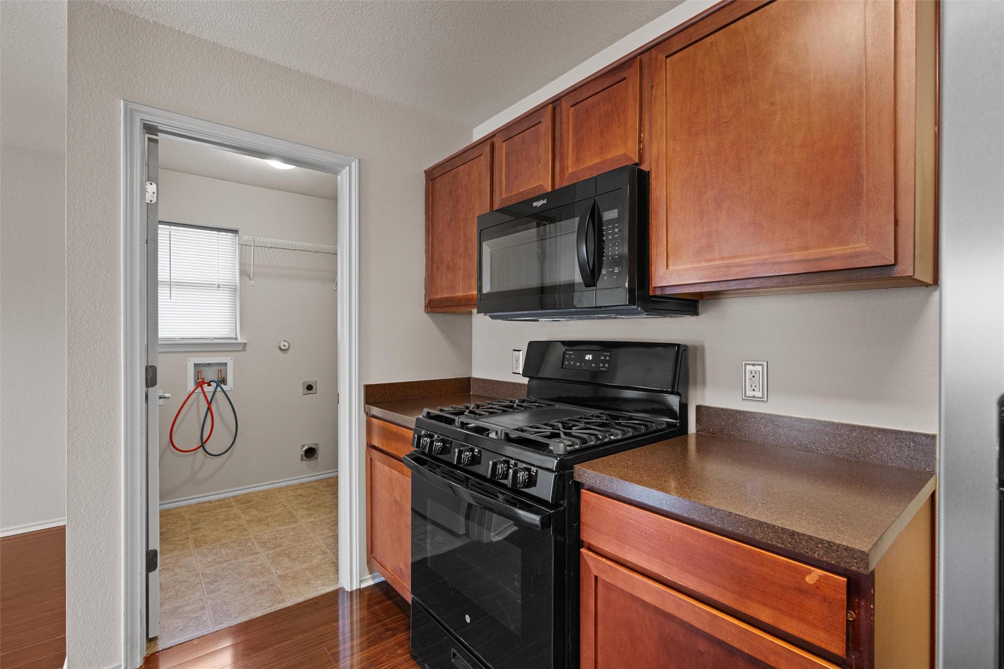 15012 Parrish Ln Property Photo 3