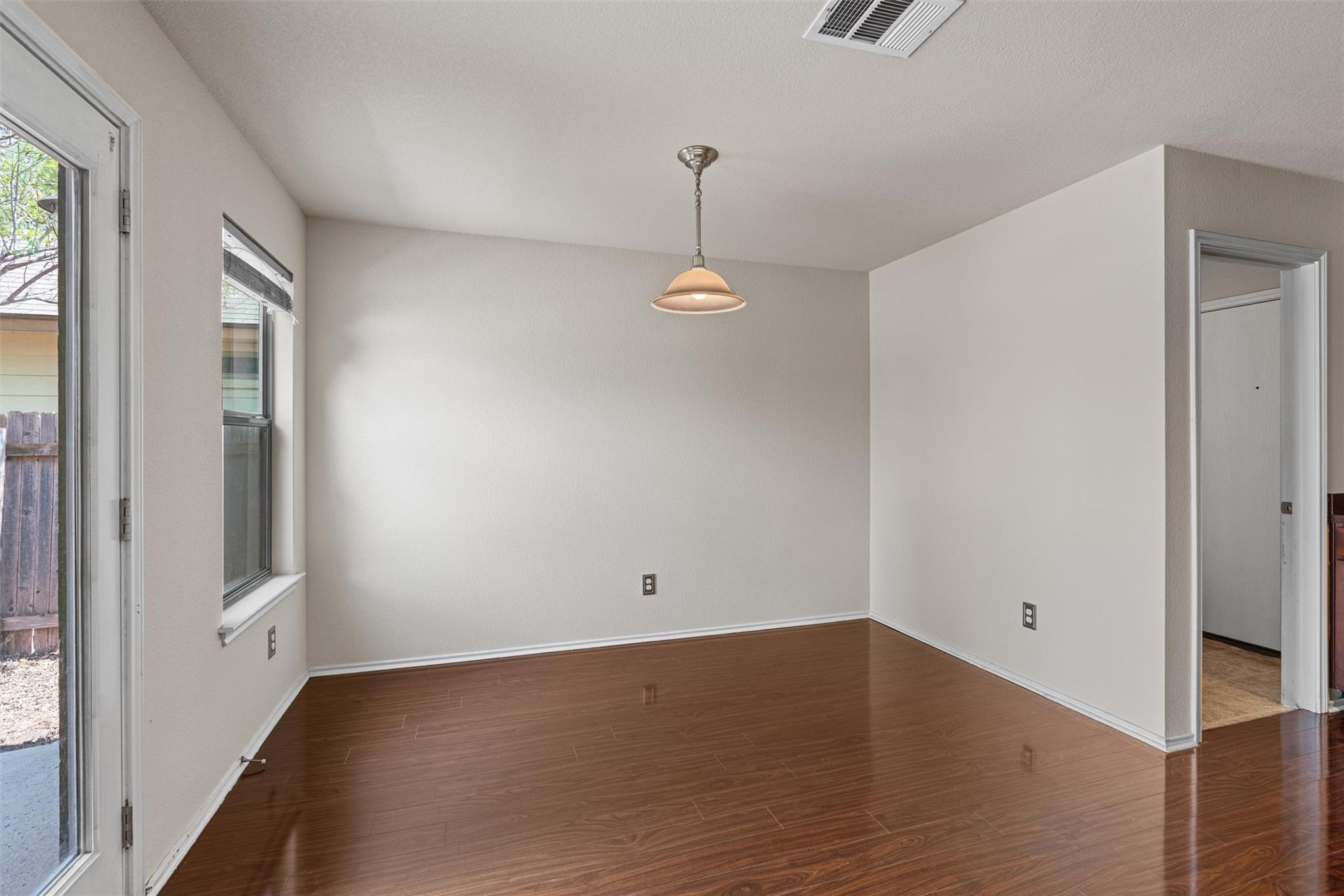 15012 Parrish Ln Property Photo 6