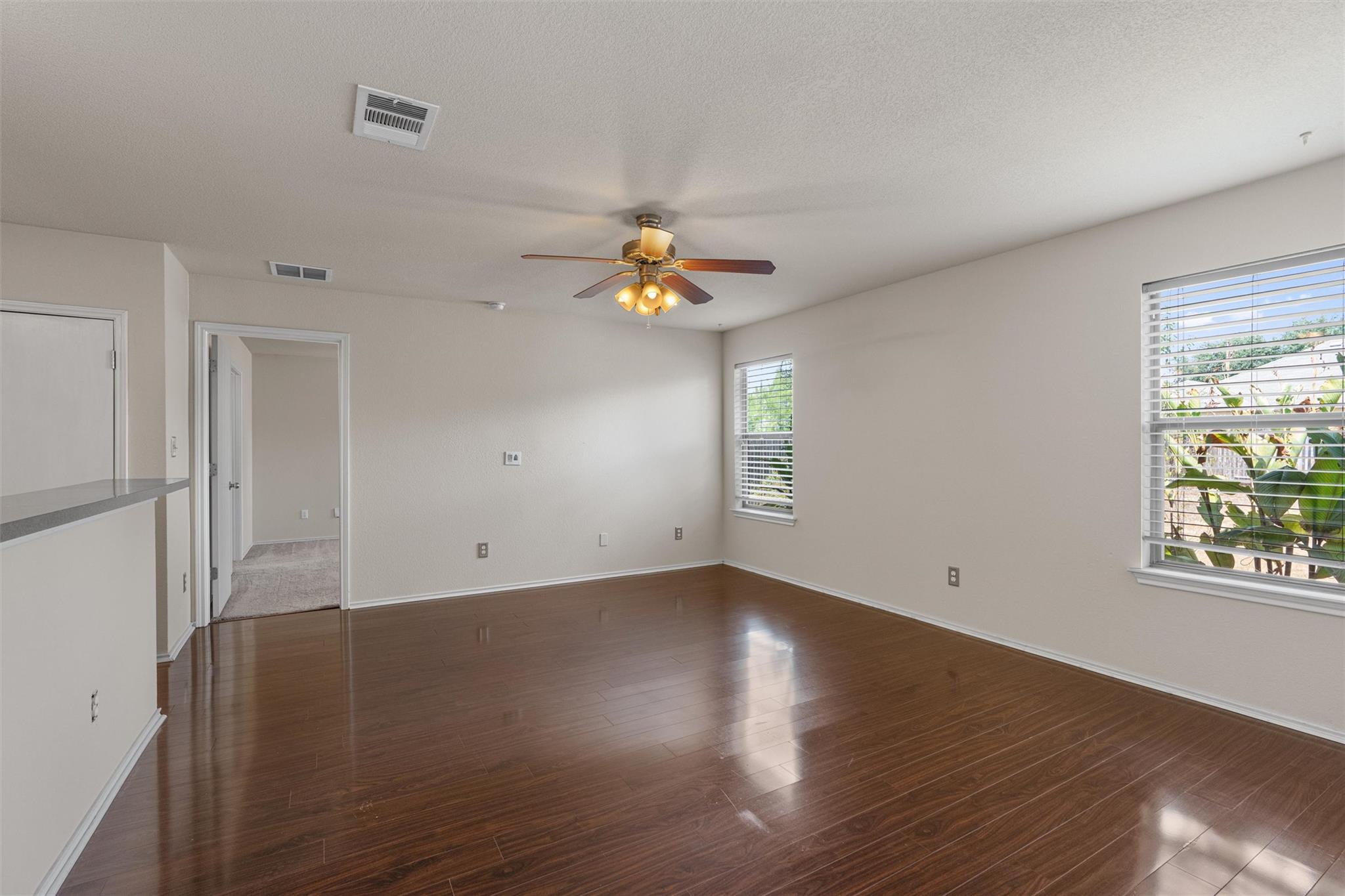 15012 Parrish Ln Property Photo 7