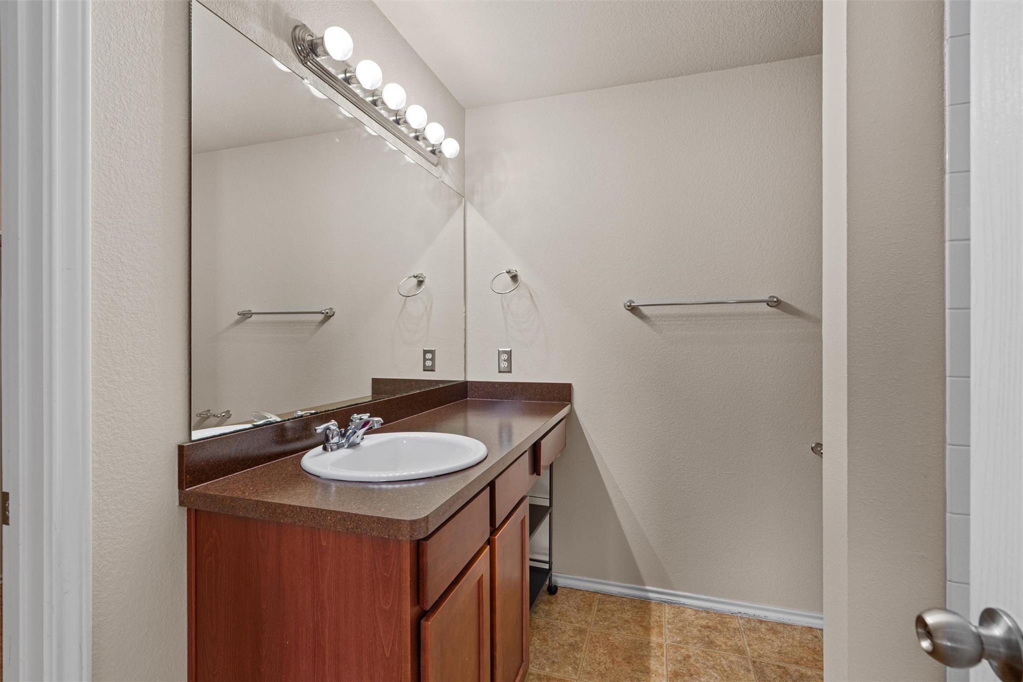 15012 Parrish Ln Property Photo 12