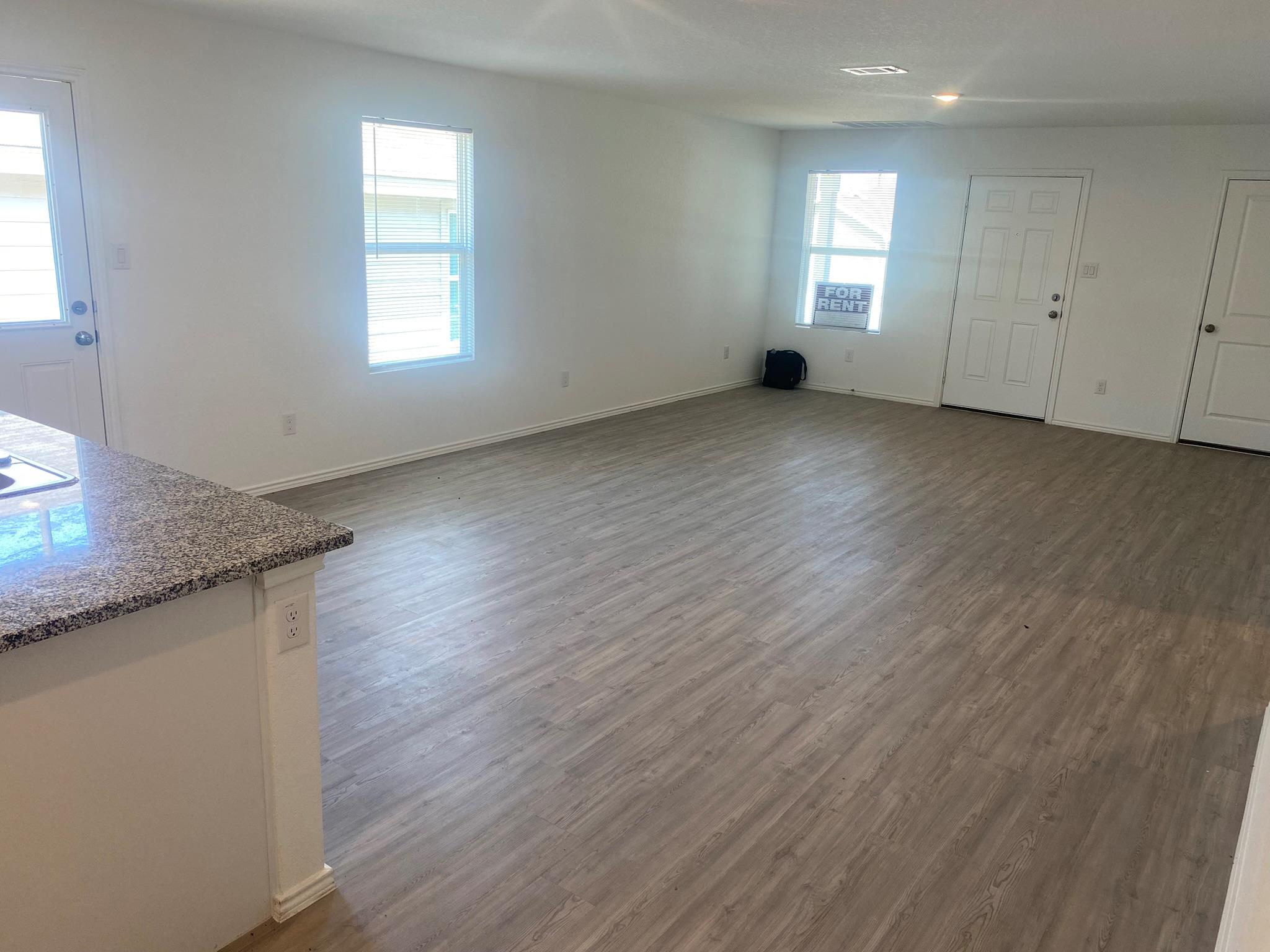 7102 Satellite Way Property Photo 3