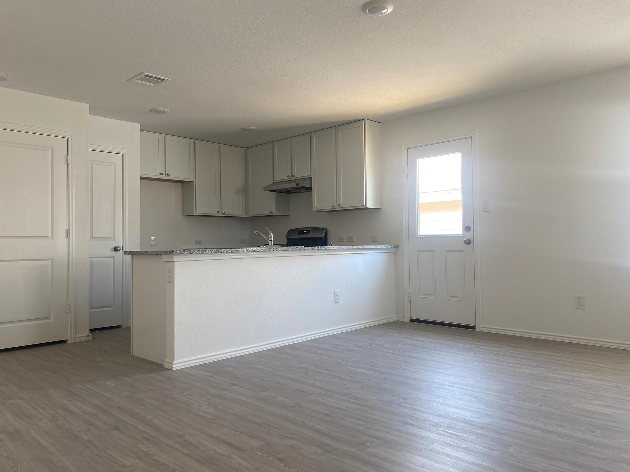 7102 Satellite Way Property Photo 4