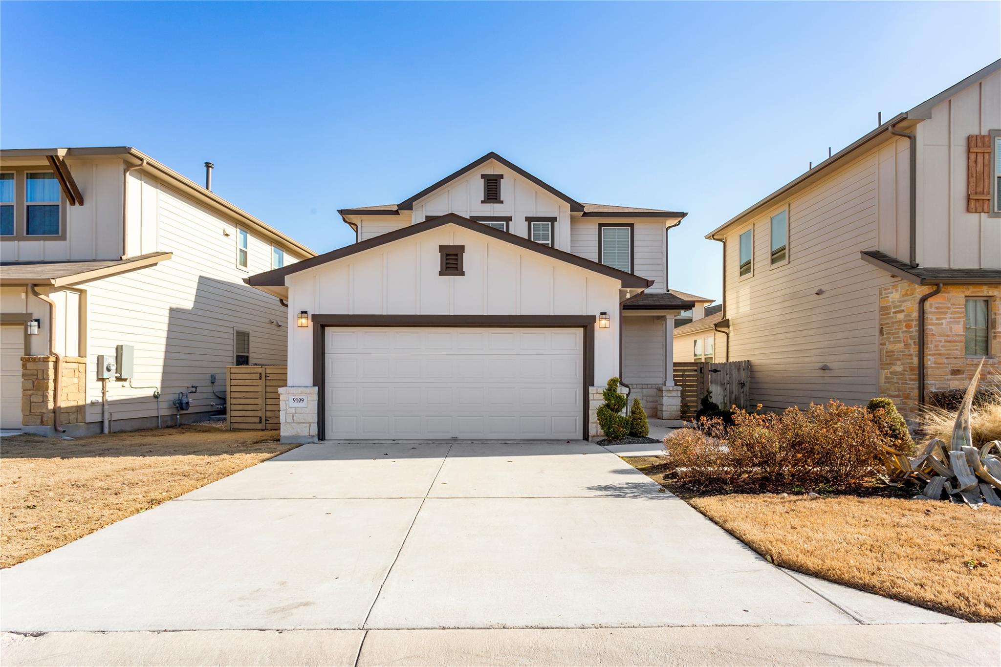 9109 Moonstone Dr Property Photo 1