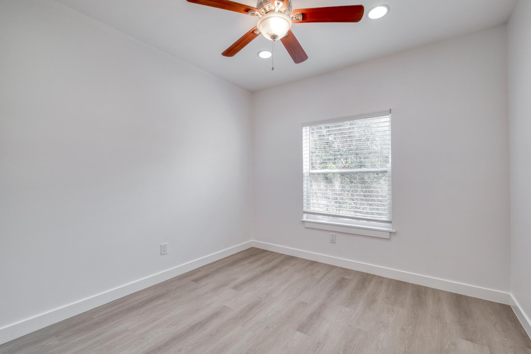 12166 Metric Blvd 103 Property Photo 18