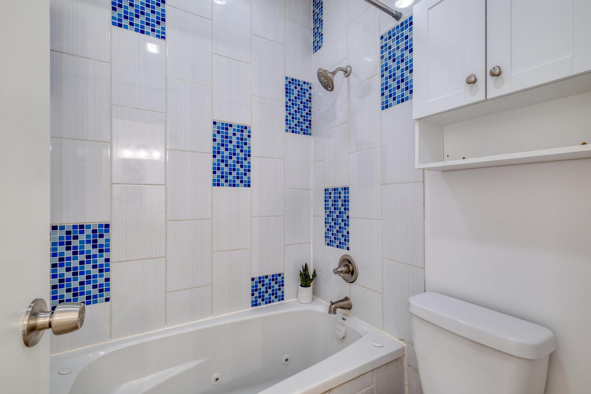 12166 Metric Blvd 103 Property Photo 20