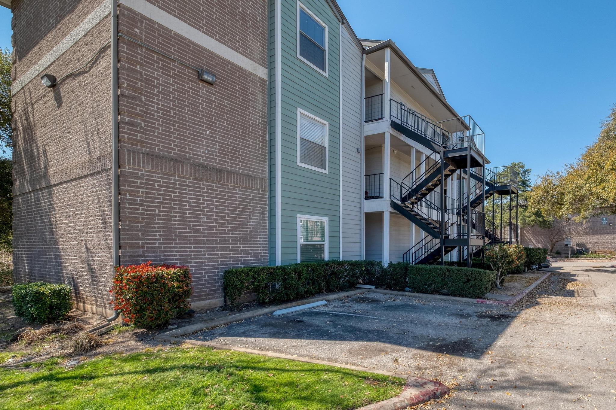12166 Metric Blvd 103 Property Photo 25
