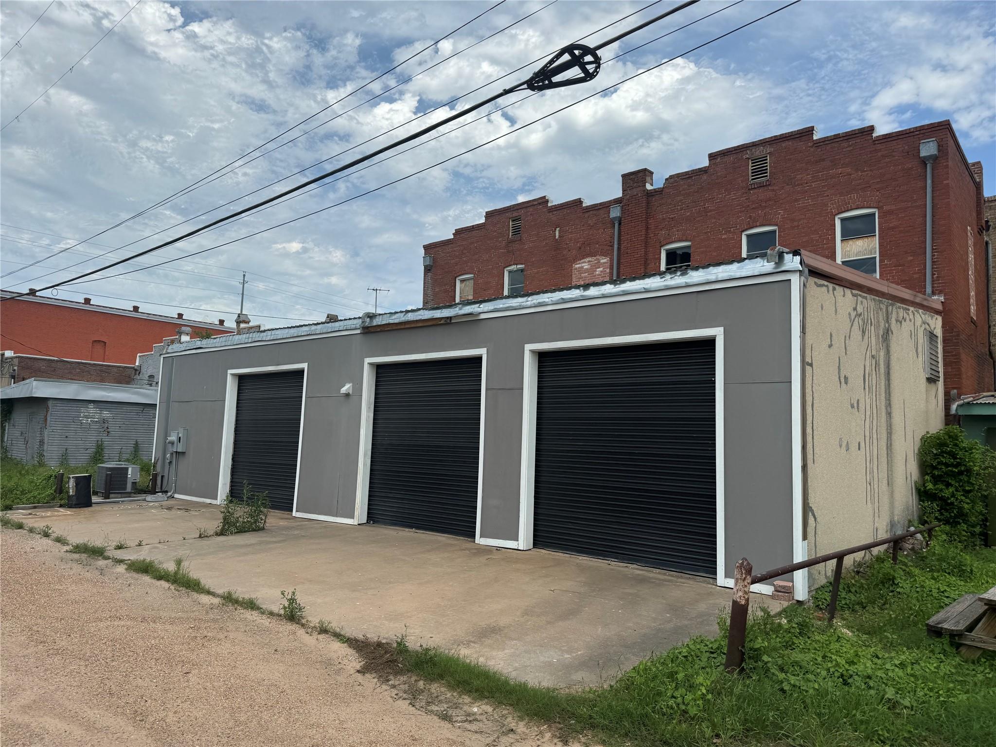 209 Main St. Dr Property Photo 14