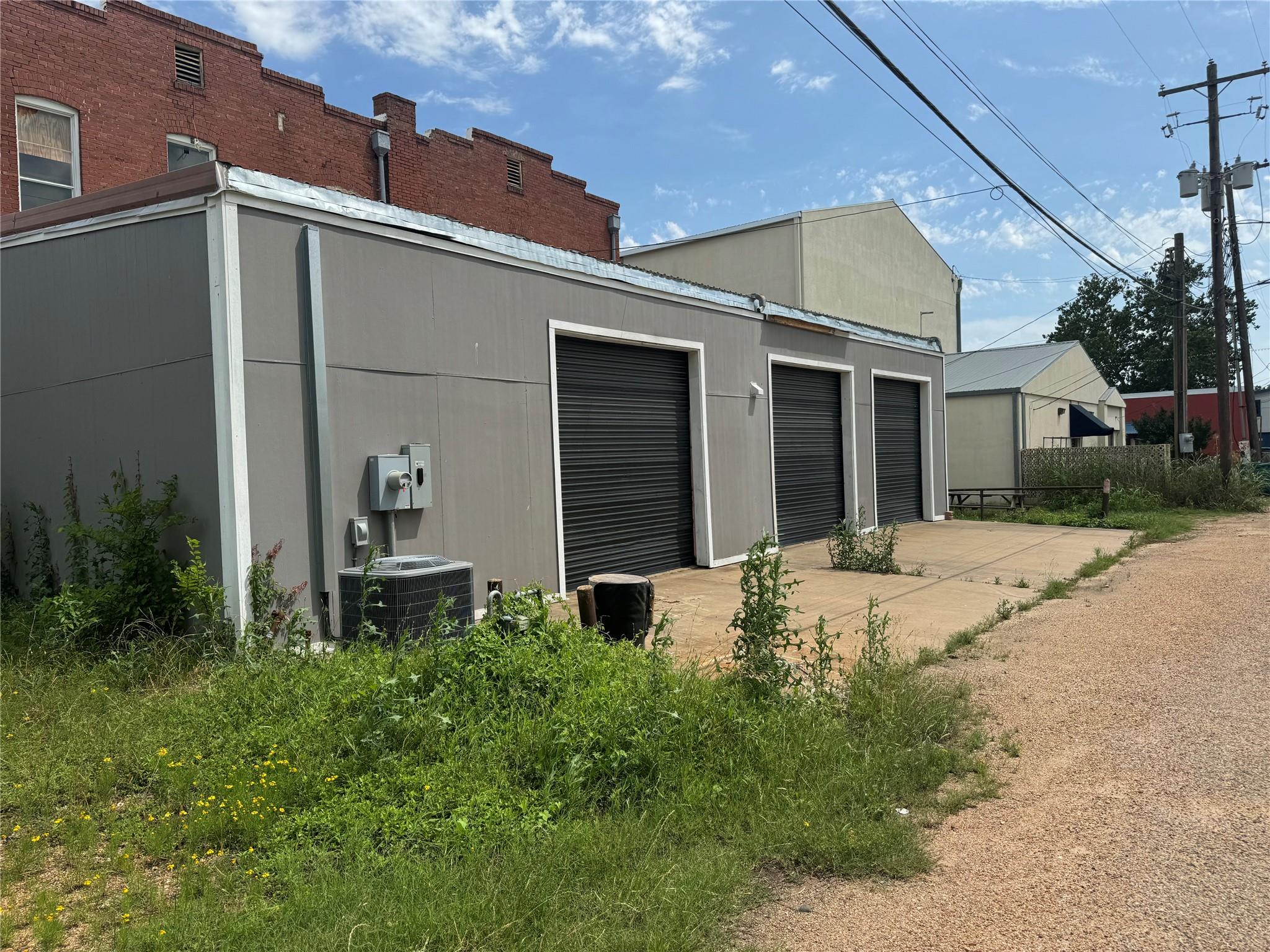 209 Main St. Dr Property Photo 16