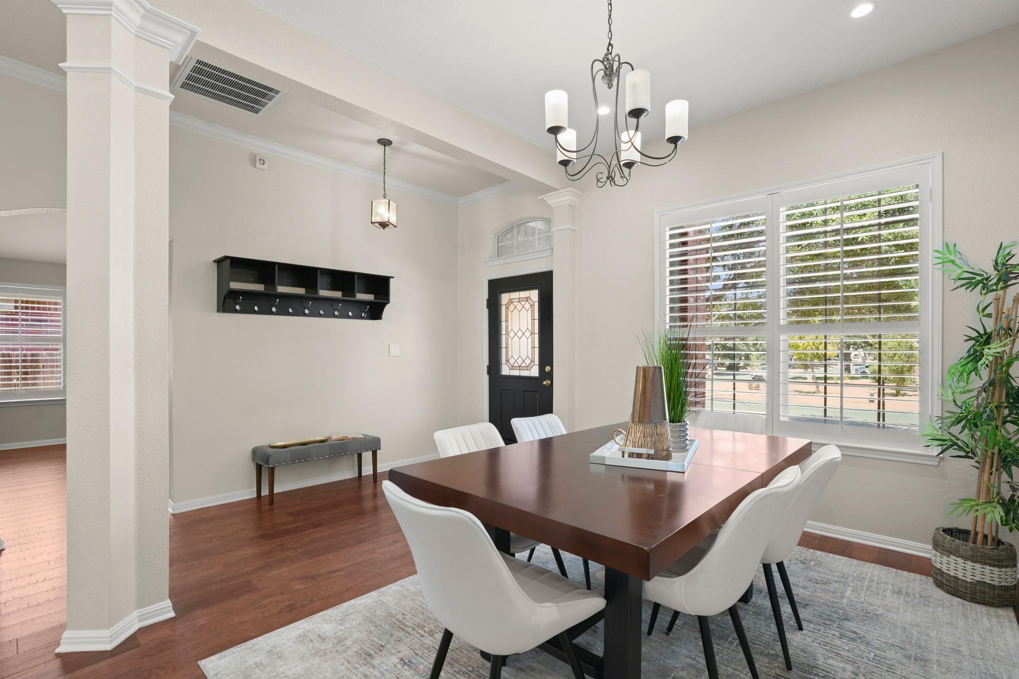 2413 Lou John St N Property Photo 10