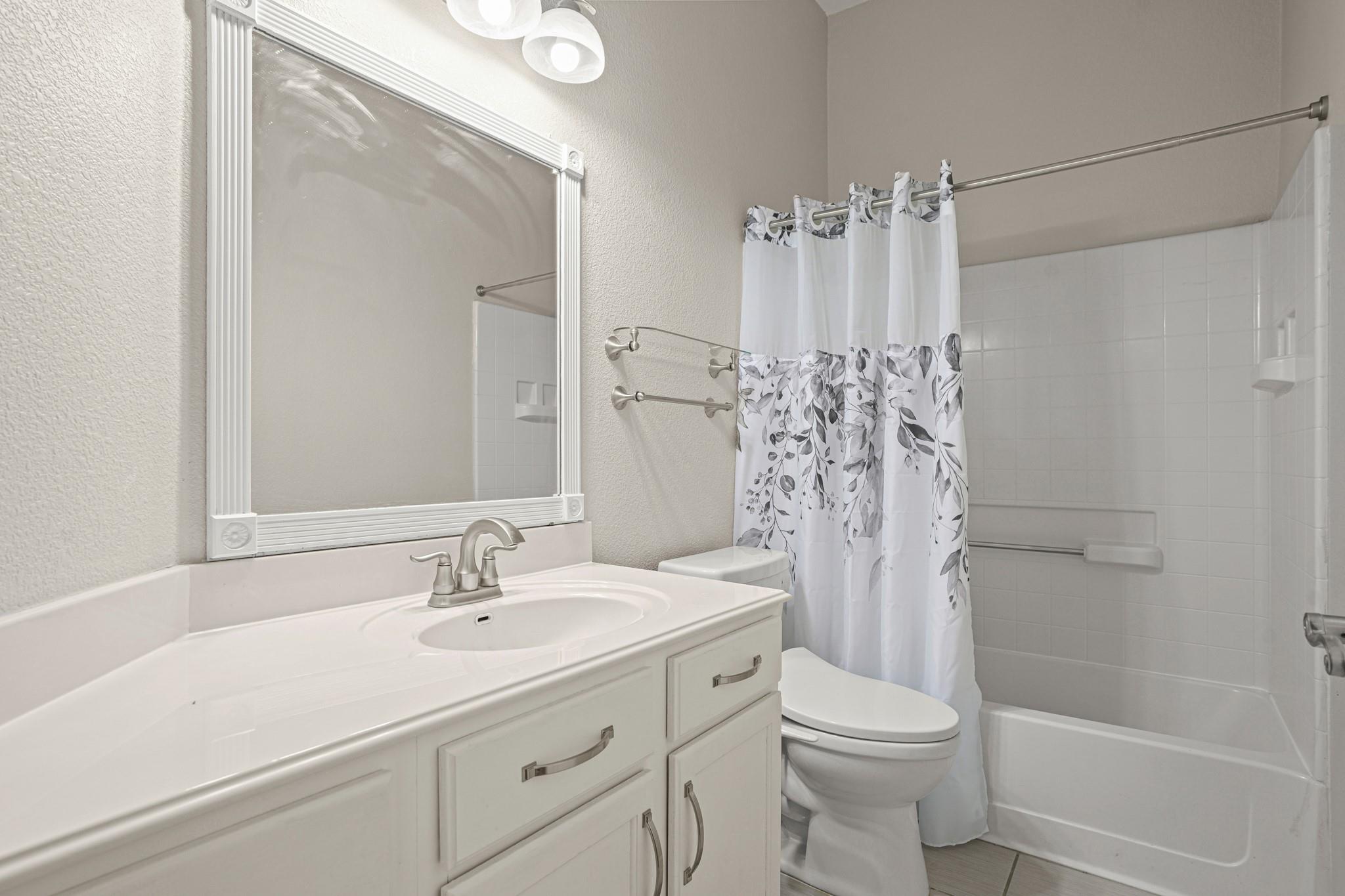 2413 Lou John St N Property Photo 20