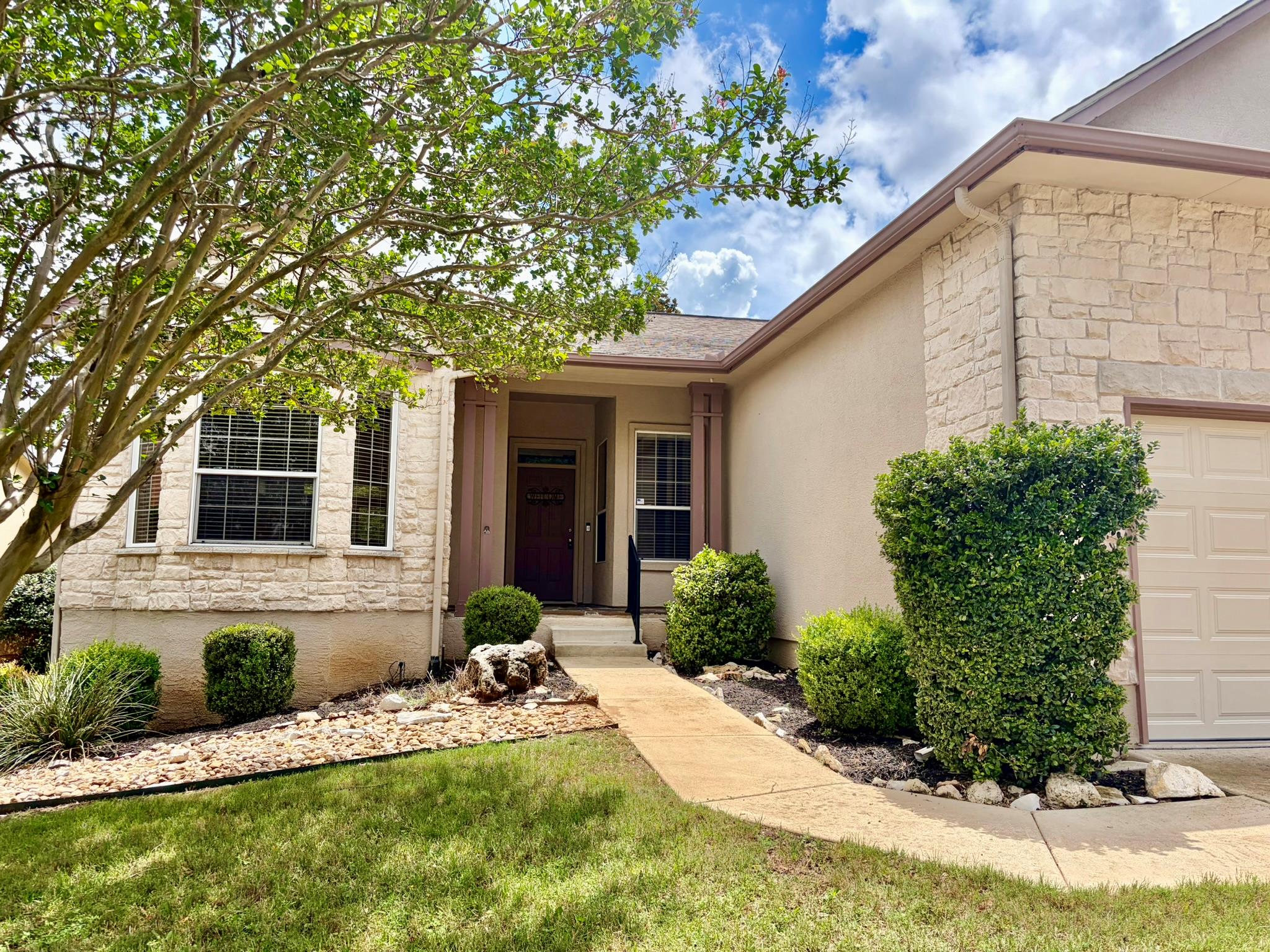 111 Purple Sage Dr Property Photo 1