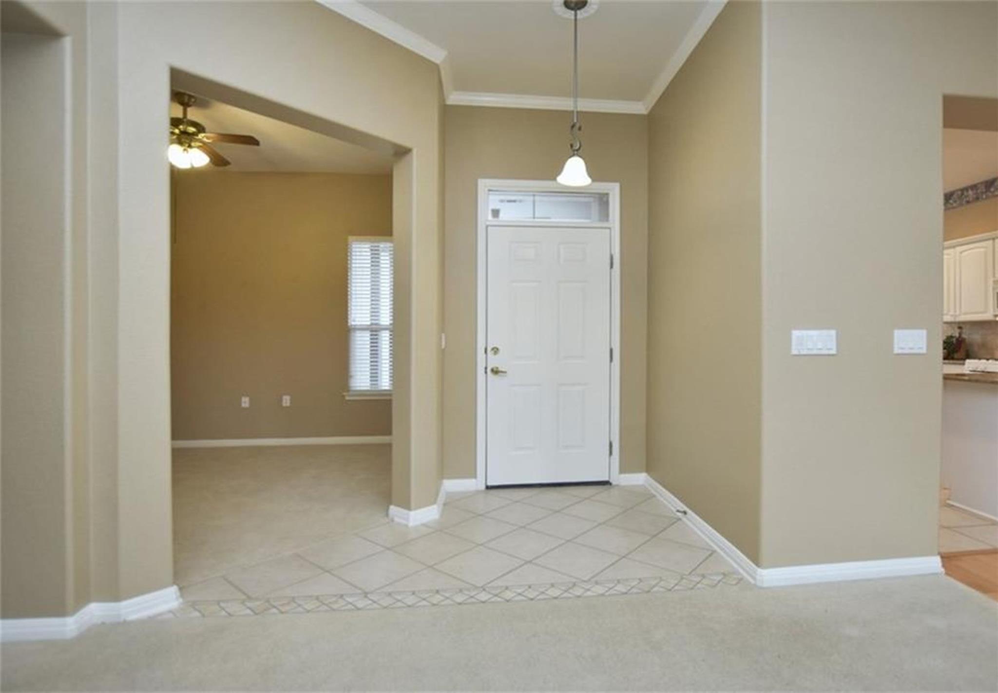111 Purple Sage Dr Property Photo 3