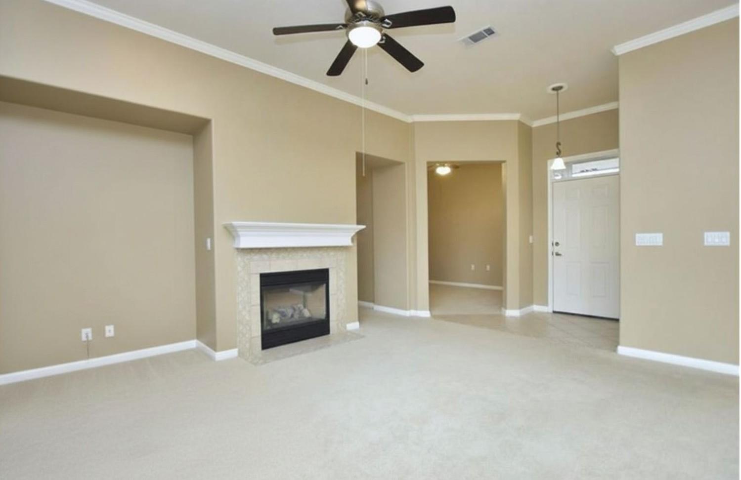 111 Purple Sage Dr Property Photo 4