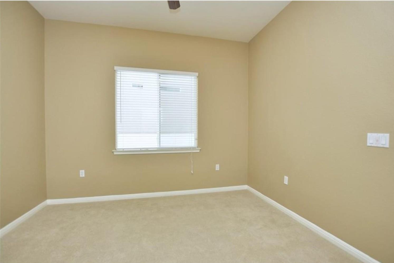 111 Purple Sage Dr Property Photo 16