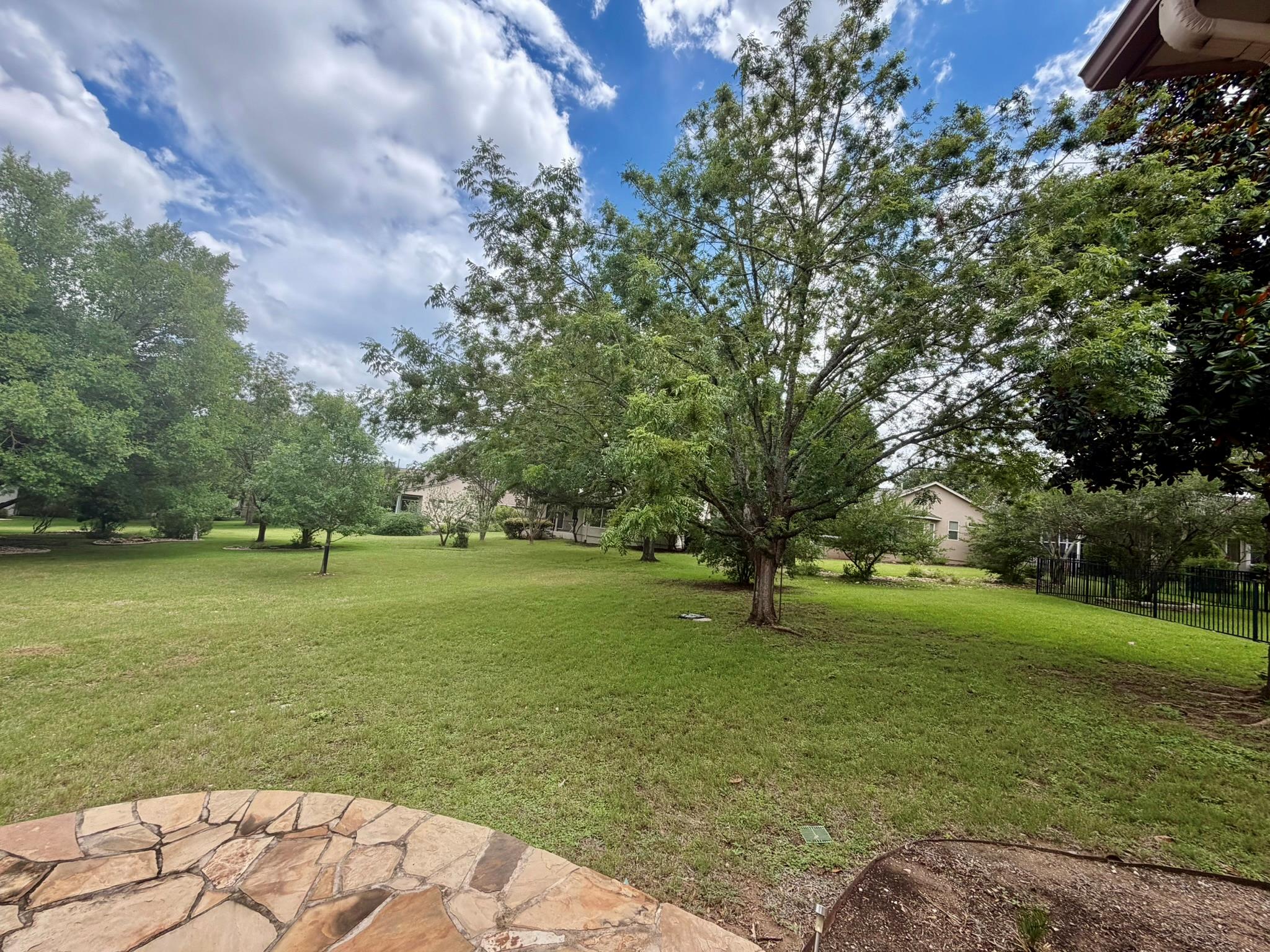 111 Purple Sage Dr Property Photo 22