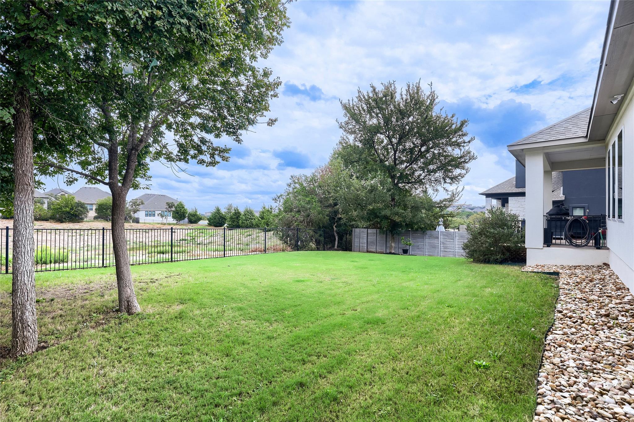 104 Eagle Pass Trl Property Photo 28