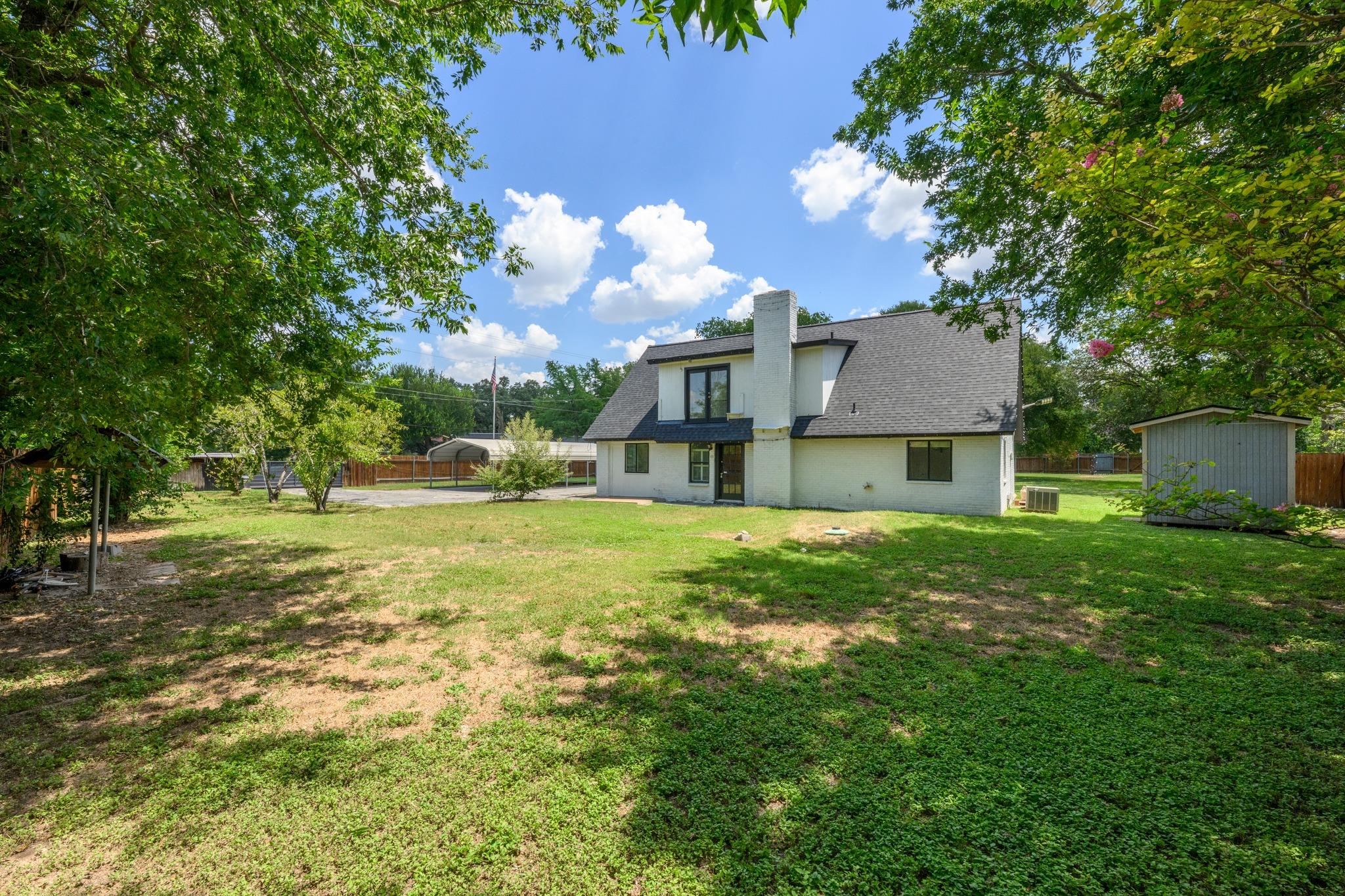 12900 Ben Milam Dr Property Photo 1