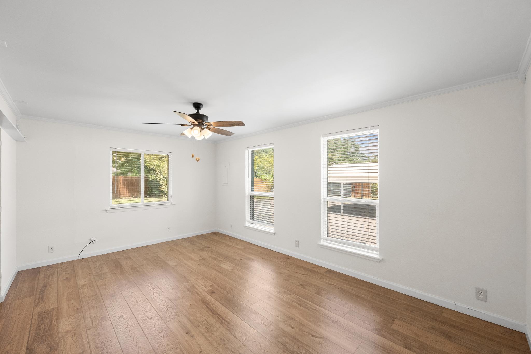 12900 Ben Milam Dr Property Photo 7