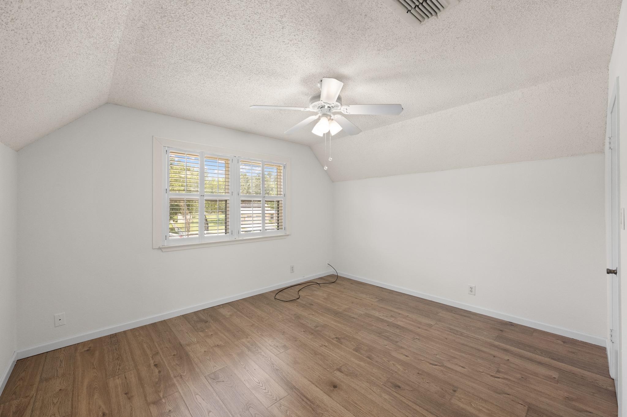 12900 Ben Milam Dr Property Photo 18