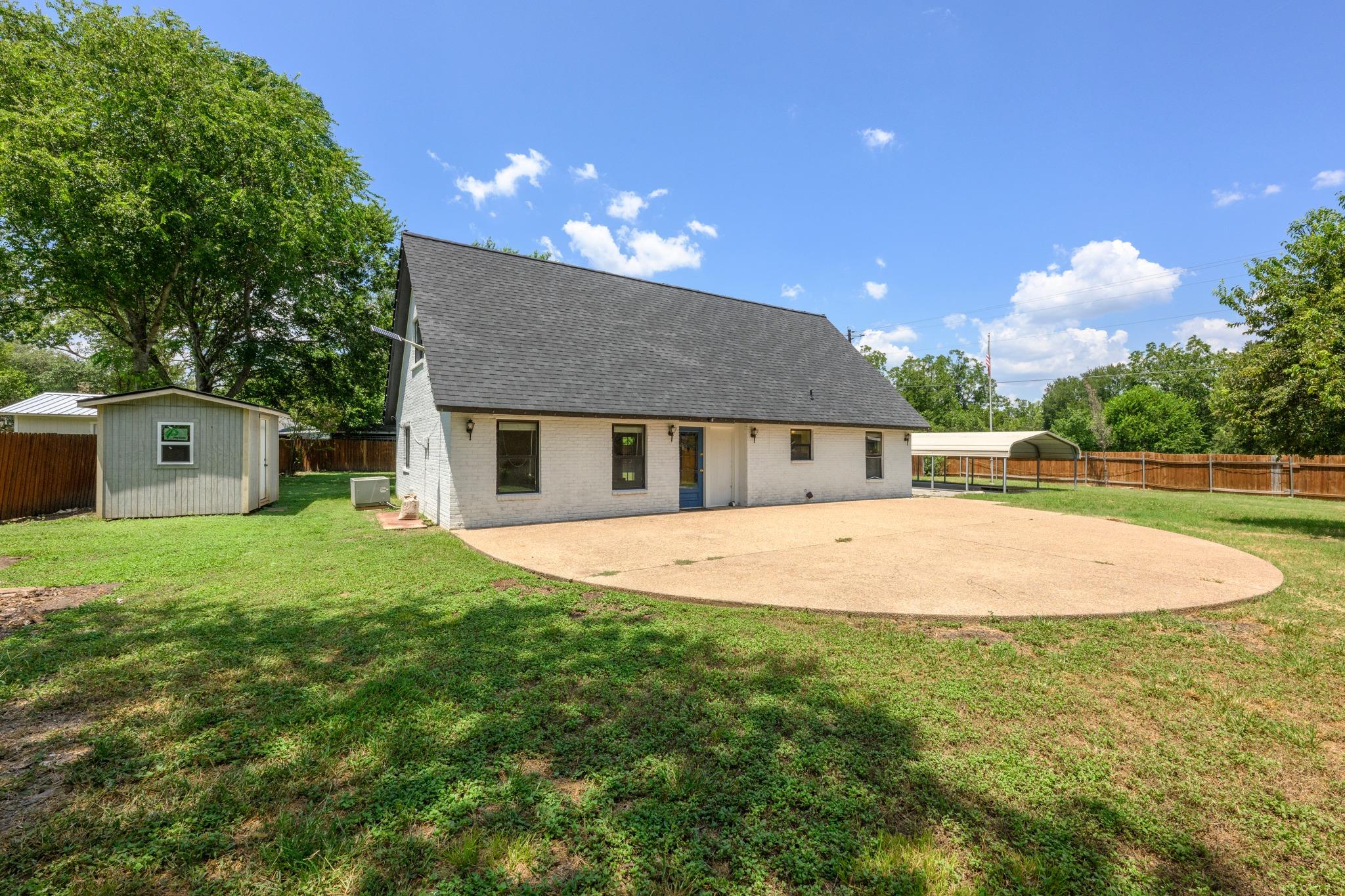 12900 Ben Milam Dr Property Photo 32