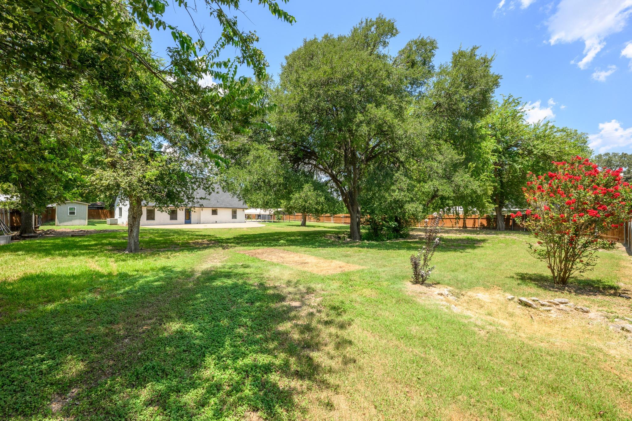 12900 Ben Milam Dr Property Photo 35