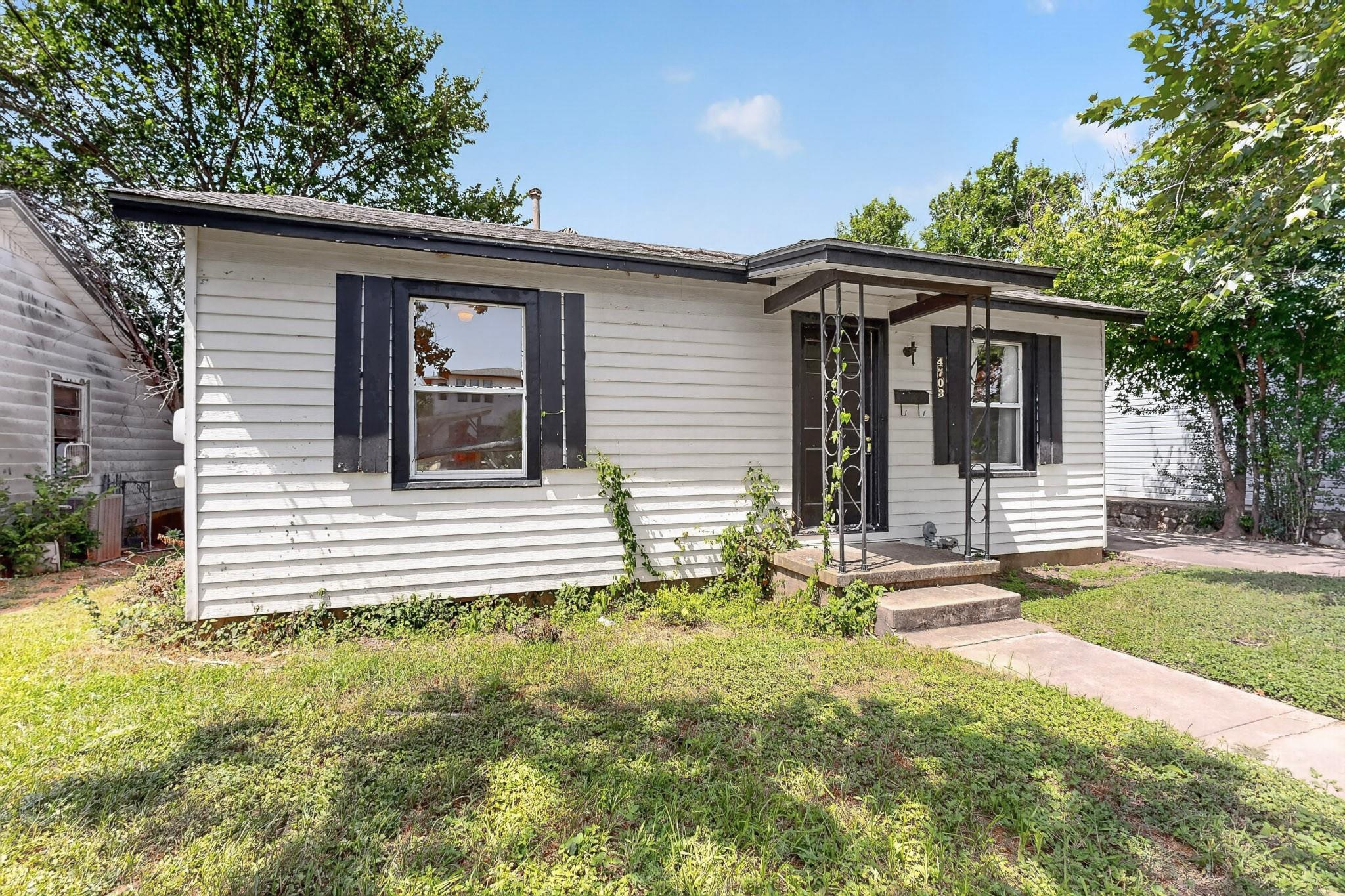 4703 Leslie Ave Property Photo 12