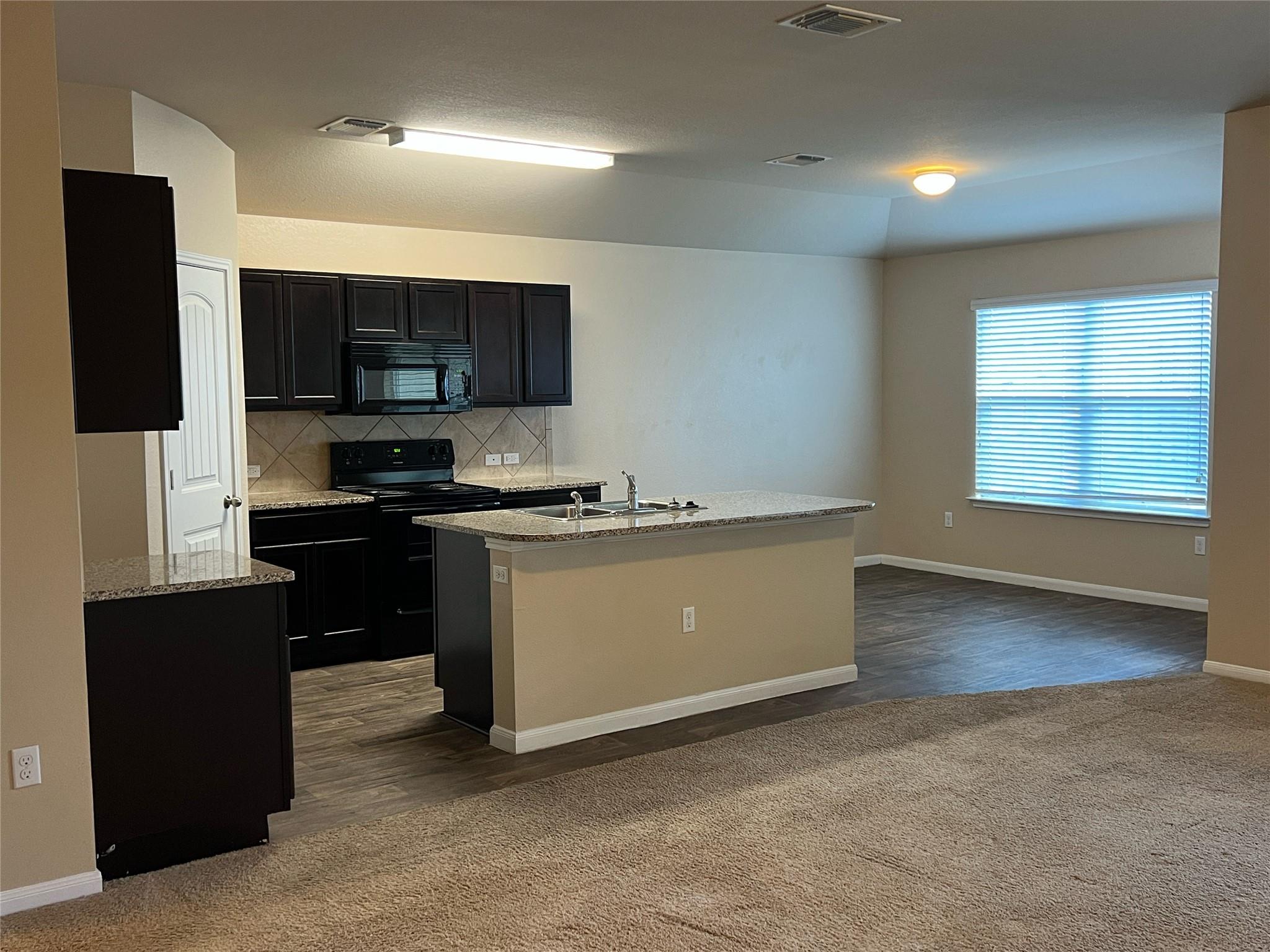 119 Acadia Cv Property Photo 2