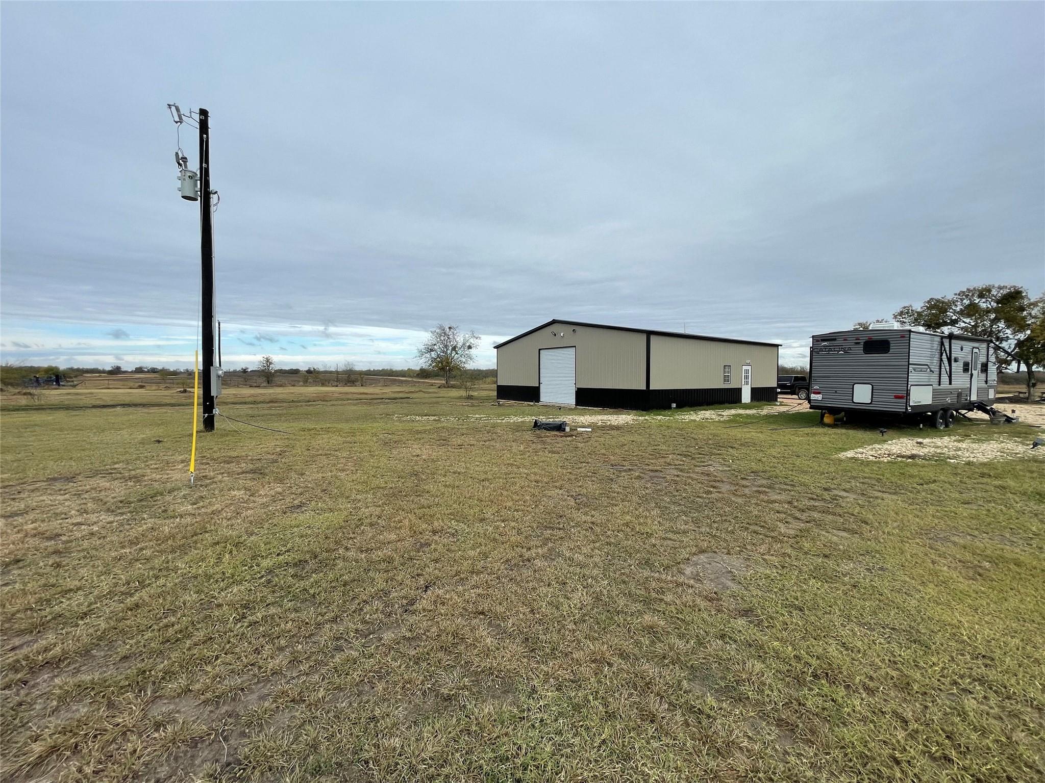 1883 County Road 273 Rd Property Photo 4