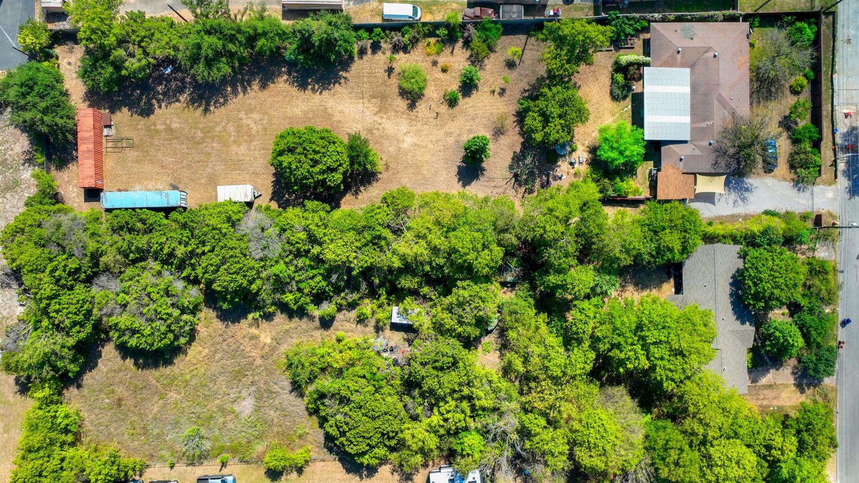700 & 604 Corral Ln Property Photo 6