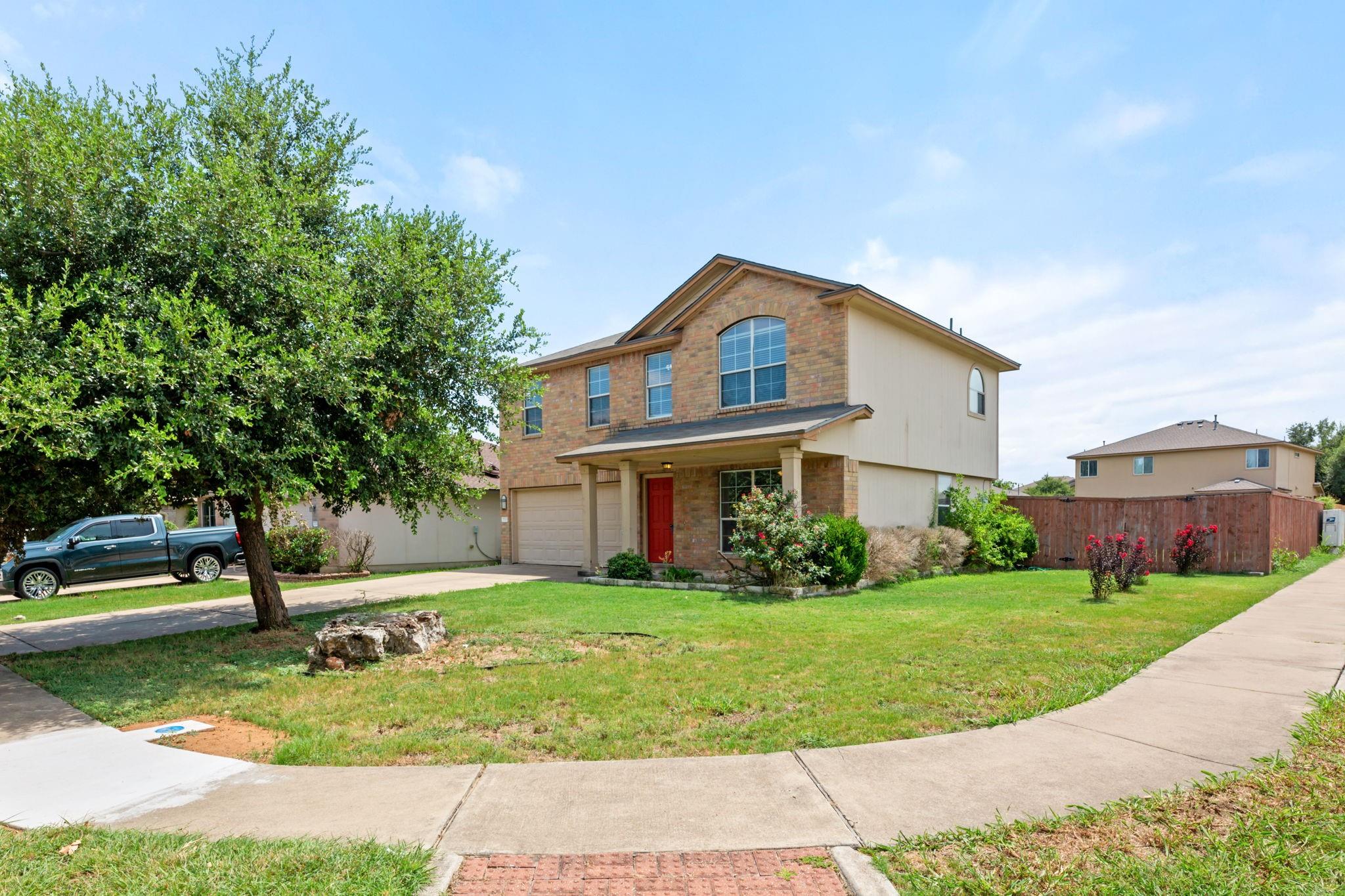 2700 Breezy Point Cv Property Photo 3