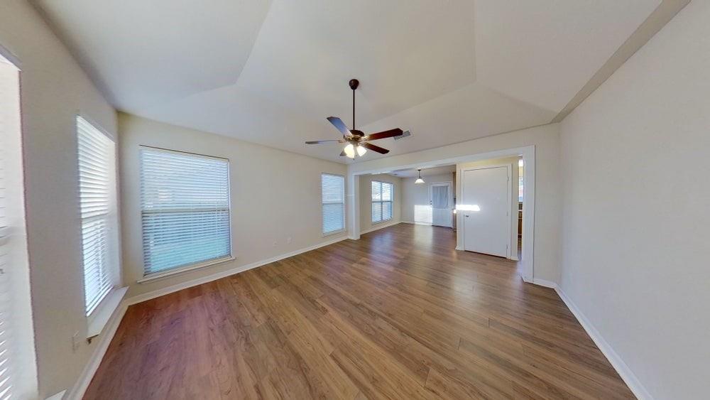 501 N Lampasas St Property Photo 2