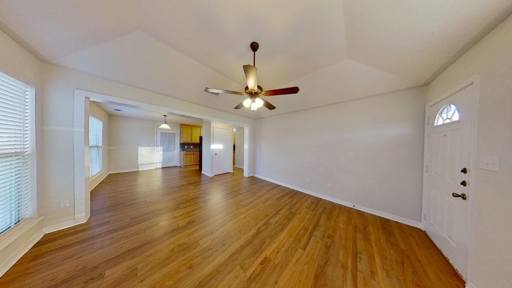 501 N Lampasas St Property Photo 3