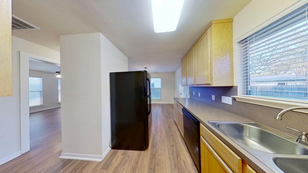 501 N Lampasas St Property Photo 7