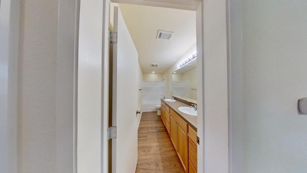 501 N Lampasas St Property Photo 12