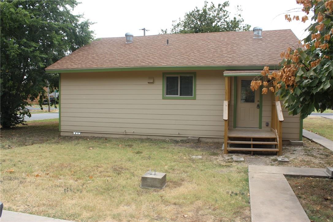 501 N Lampasas St Property Photo 25