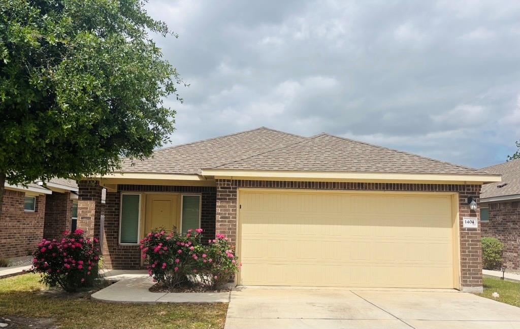1404 Walden Pond Dr Property Photo 1