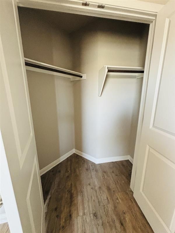 1404 Walden Pond Dr Property Photo 16
