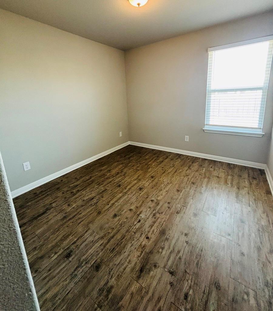 1404 Walden Pond Dr Property Photo 18