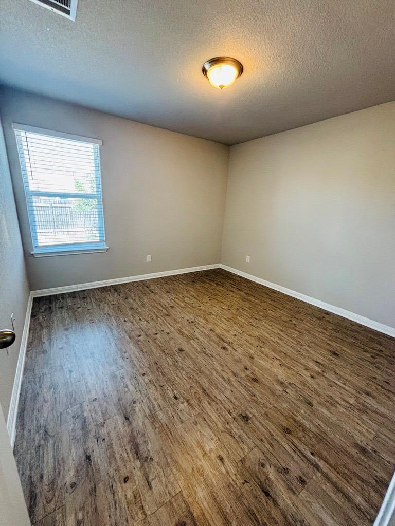 1404 Walden Pond Dr Property Photo 19
