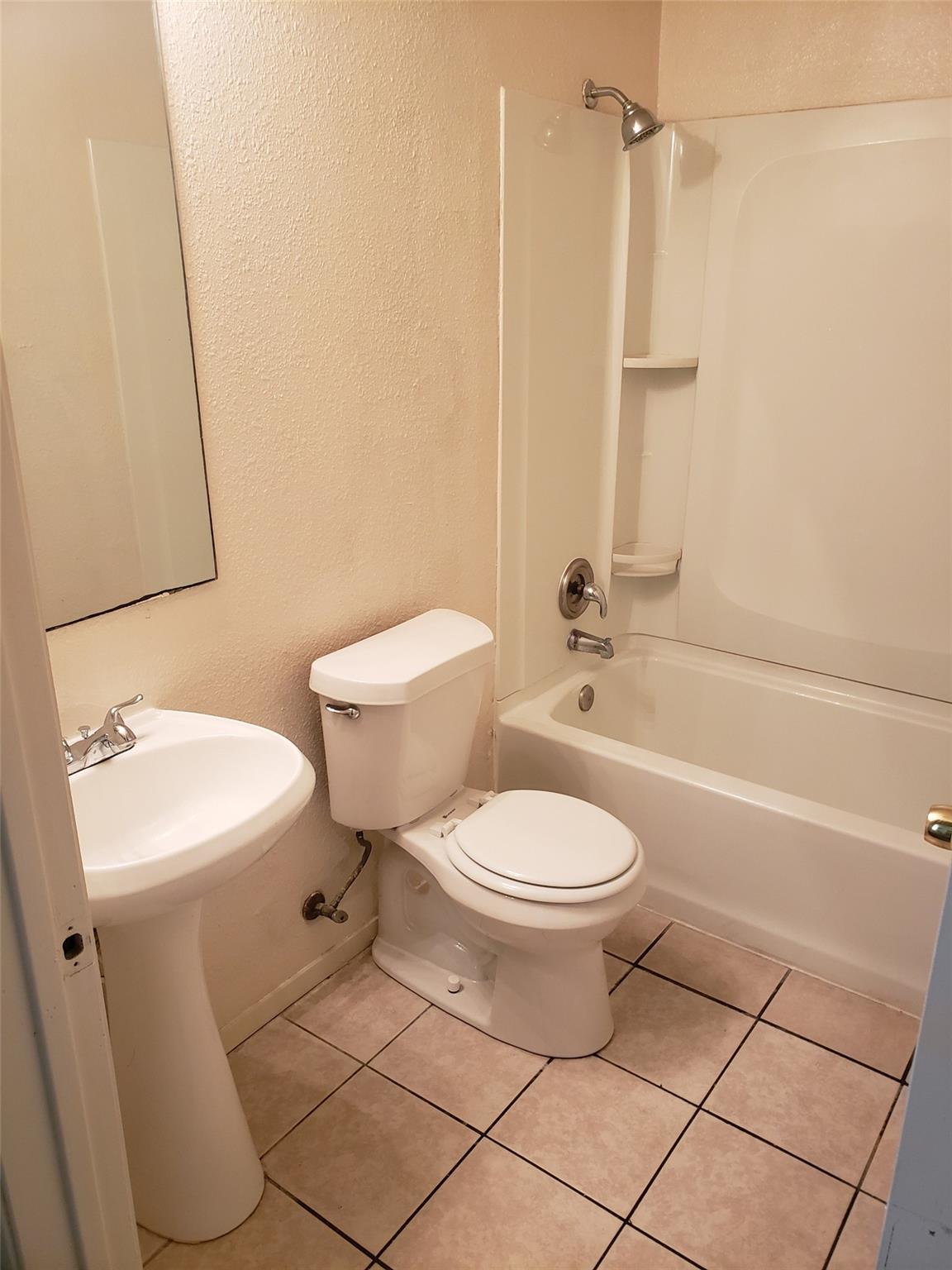 2218 Katy Ln Property Photo 3