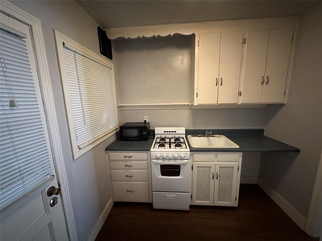 1009 W 25th St #c Property Photo 4